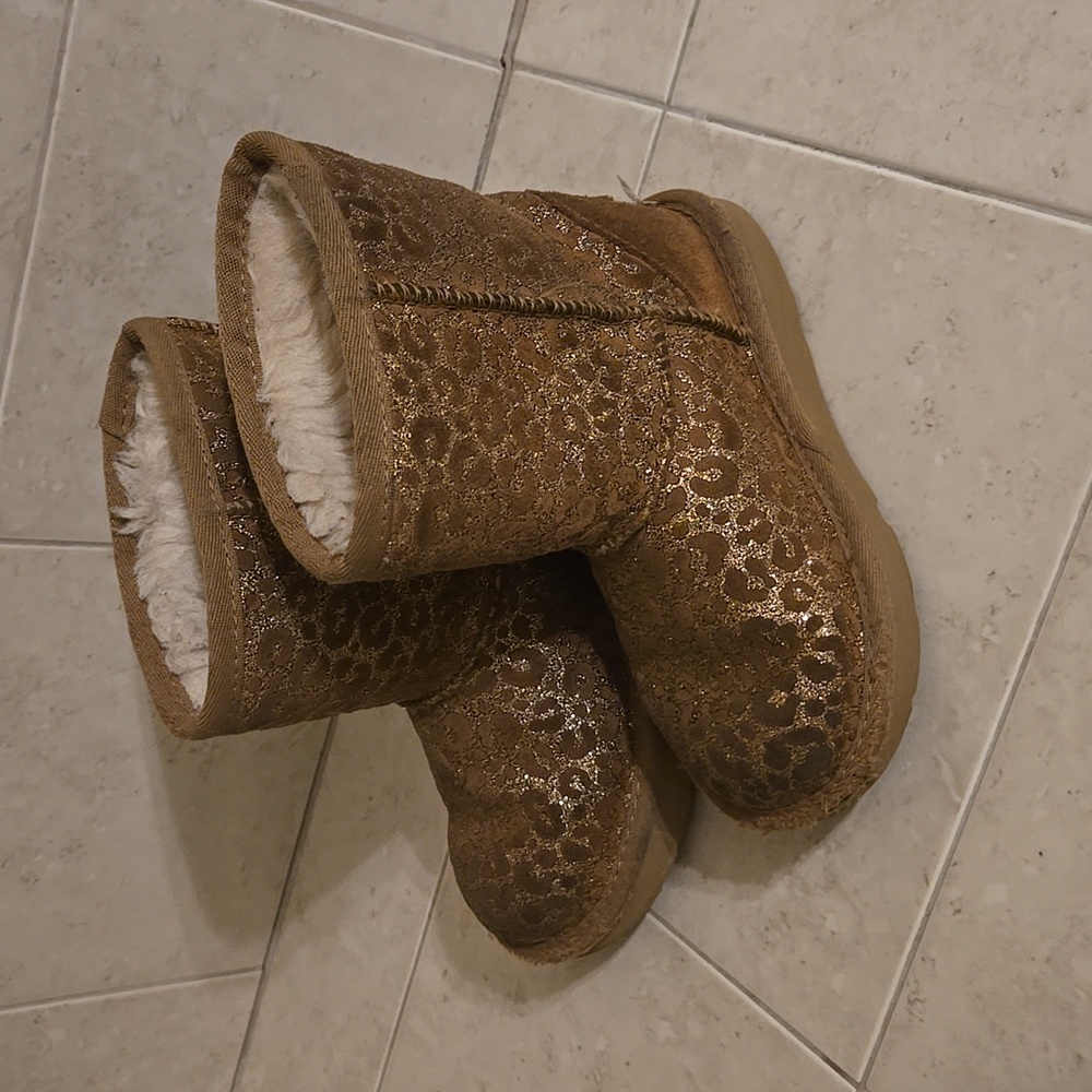 Girls boots